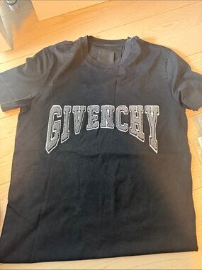 Givenchy tee